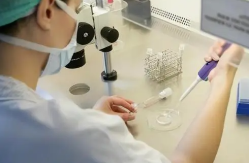 武汉借卵子机构,武汉协和医院做供卵代孕婴儿费用要多少钱？5万够吗？